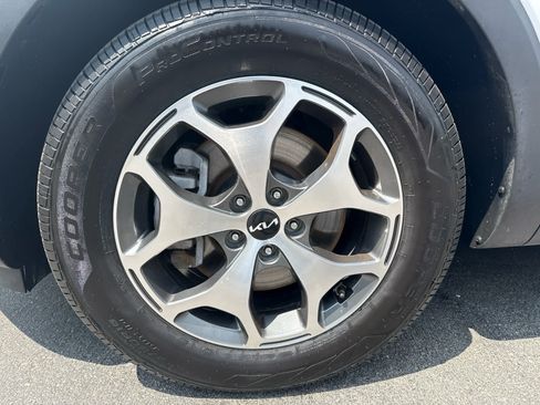 Used 2022 Kia Telluride EX AWD/4WD image 9