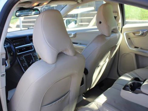 Used 2012 Volvo S60 T5 image 19