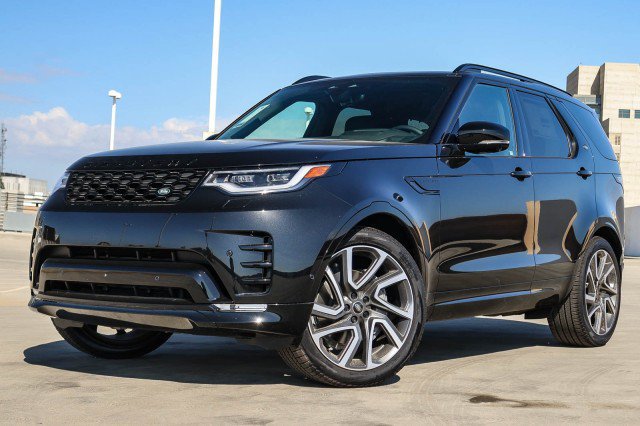 Certified 2025 Land Rover Discovery Dynamic SE AWD/4WD image 1