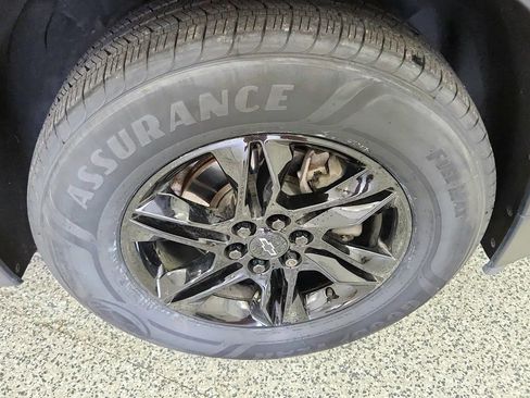 Used 2023 Chevrolet Traverse LT FWD image 31