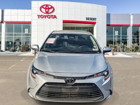 Used 2024 Toyota Corolla LE FWD image 2