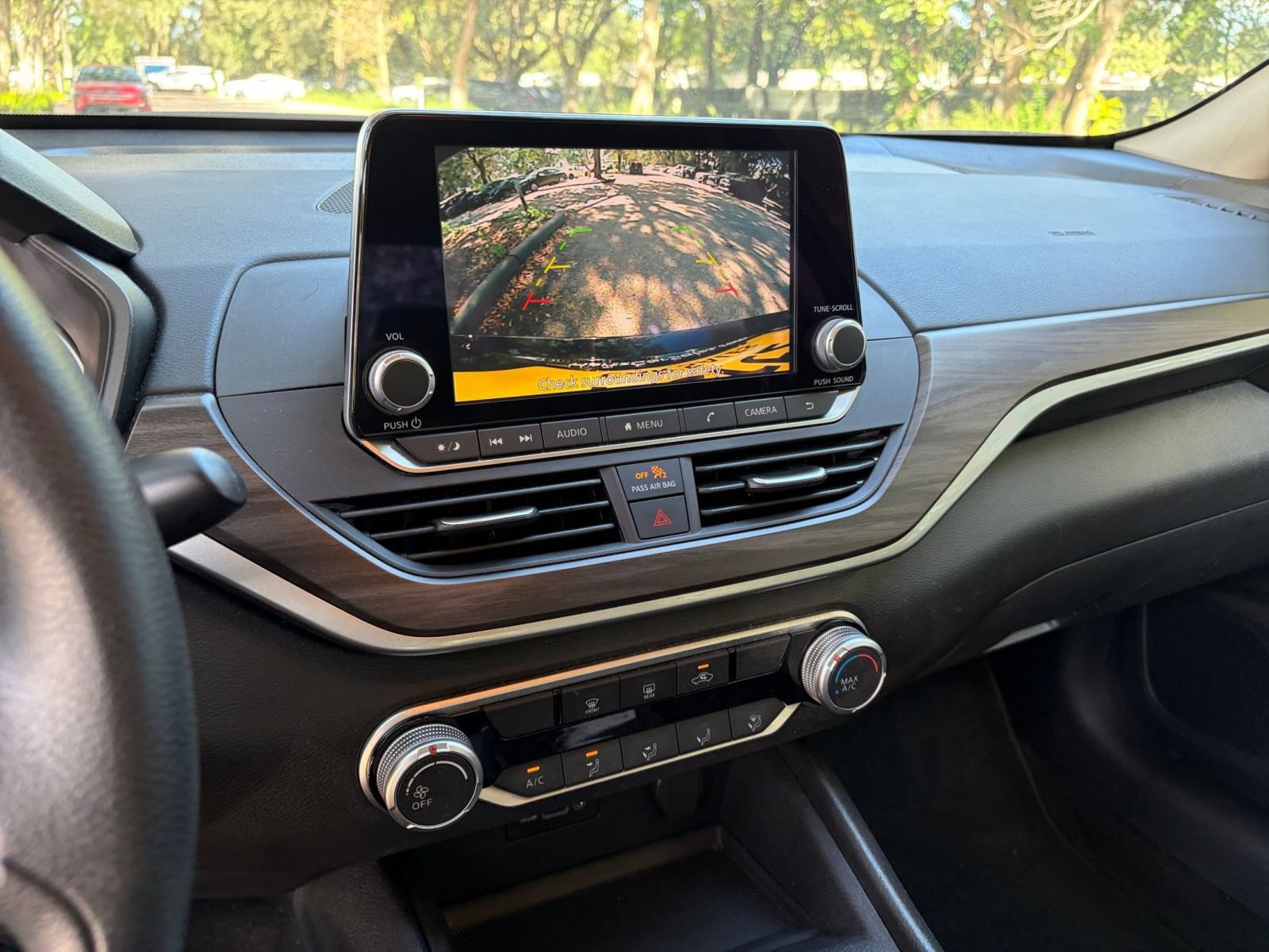 Used 2025 Nissan Altima 2.5 SV FWD image 16