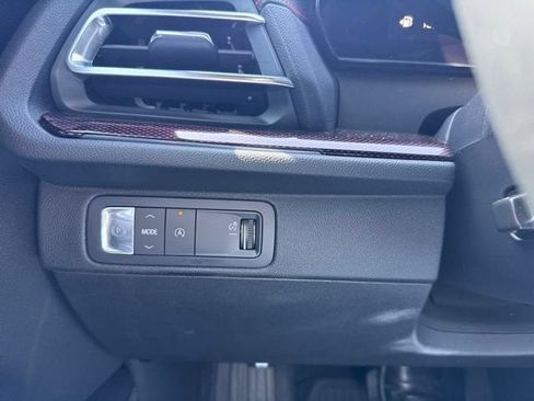 Used 2025 Chevrolet Traverse RS w/ LPO, Floor Liner Package FWD image 15