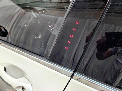 Used 2016 Lincoln MKZ image 22