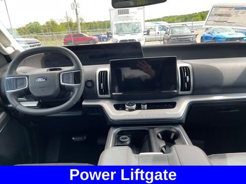 Used 2025 Ford Expedition Active AWD/4WD image 12