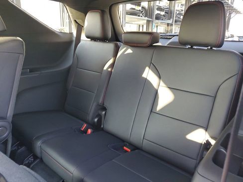 New 2026 Chevrolet Traverse RS w/ LPO, Floor Liner Package image 15