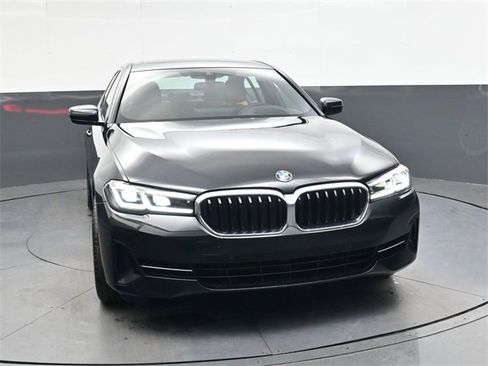 Used 2022 BMW 530i w/ Premium Package image 9