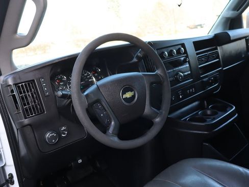 Used 2020 Chevrolet Express 2500 w/ Enhanced Convenience Package image 20