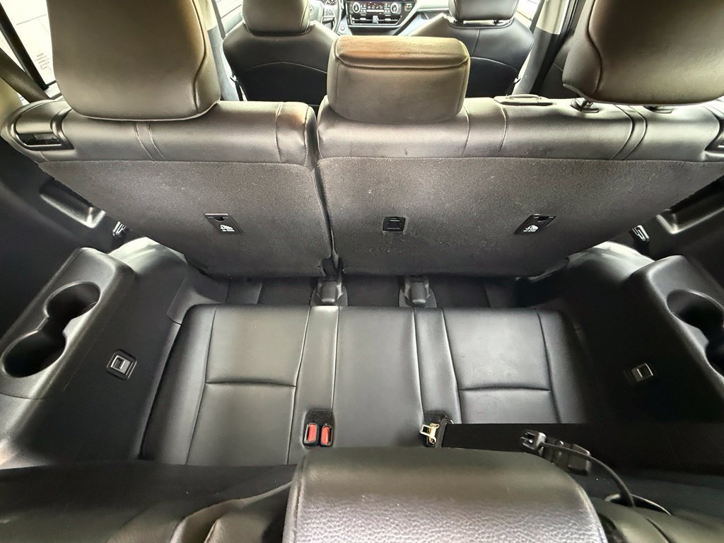 Used 2025 Toyota Highlander XLE AWD/4WD image 36