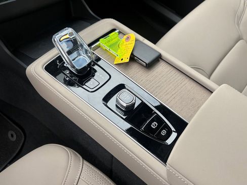 New 2026 Volvo XC90 T8 Plus w/ Protection Package Premier image 15