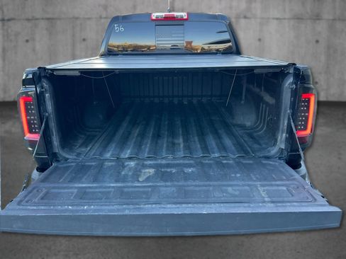 Used 2018 Chevrolet Colorado ZR2 image 13