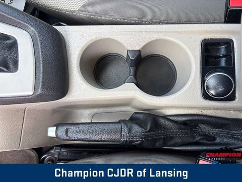 Used 2014 Ford Focus SE FWD image 21