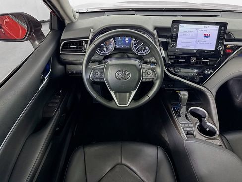 Used 2024 Toyota Camry XLE image 18