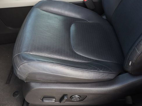 Used 2023 Kia Carnival SX Prestige FWD image 20