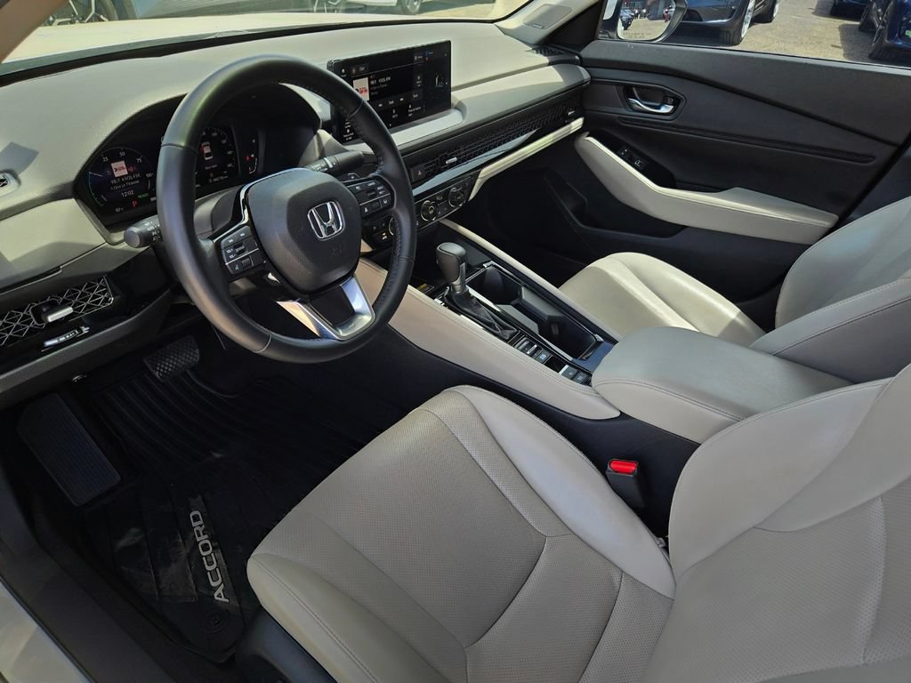 Used 2024 Honda Accord Touring image 10