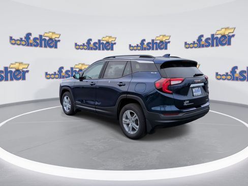 Certified 2022 GMC Terrain SLE w/ Driver Convenience Package image 6