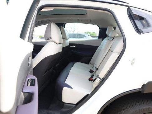 New 2026 Nissan Leaf Platinum+ FWD image 18
