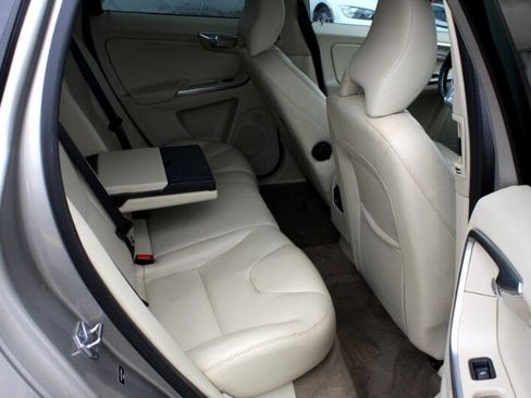 Used 2015 Volvo XC60 T6 w/ Protection Package image 15