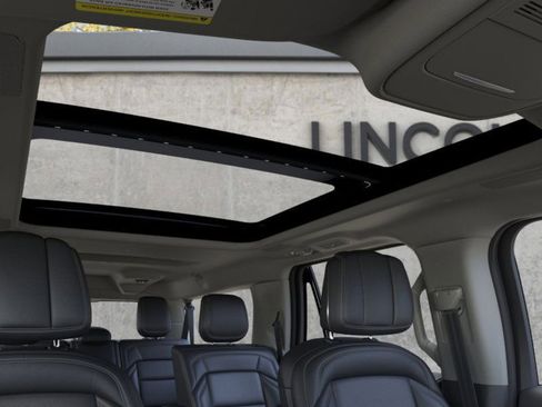 New 2025 Lincoln Navigator L Reserve image 22