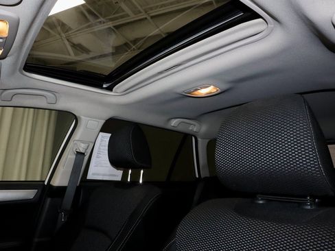 Used 2017 Subaru Outback 2.5i Premium image 33