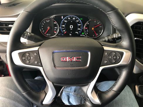 Used 2023 GMC Acadia SLT w/ Technology Package image 26