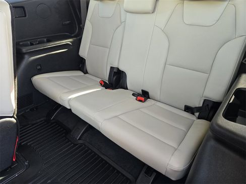 Certified 2024 Kia Telluride S w/ S Sunroof Package image 29