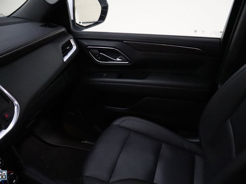 Used 2024 Chevrolet Suburban LT image 22