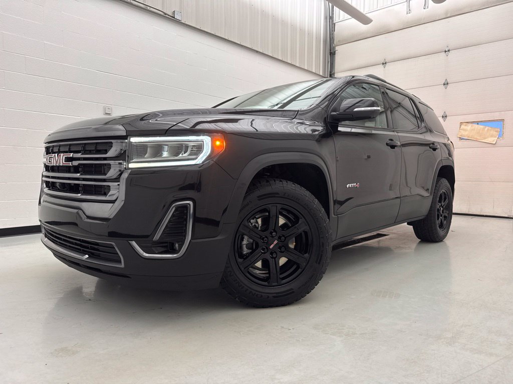 Used 2023 GMC Acadia AT4 w/ Technology Package AWD/4WD image 3