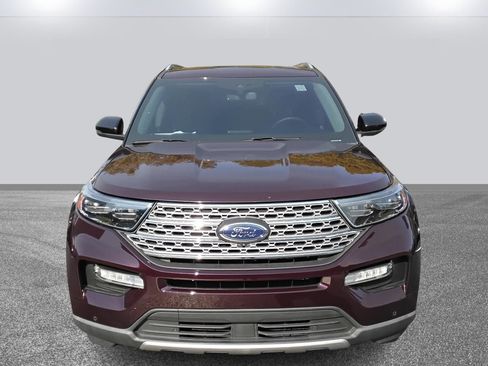 Used 2022 Ford Explorer Limited w/ Equipment Group 301A image 2