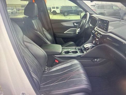 Used 2025 Acura MDX A-Spec image 11