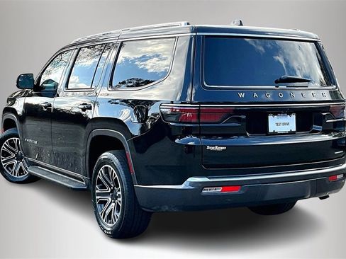 Used 2022 Jeep Wagoneer Series III w/ Flexible Seating Group image 5