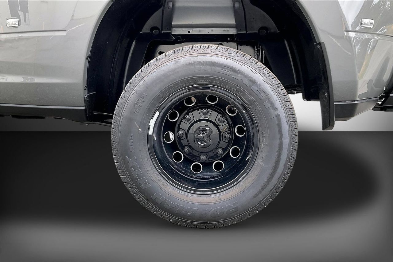 New 2026 RAM 3500 Big Horn AWD/4WD image 33