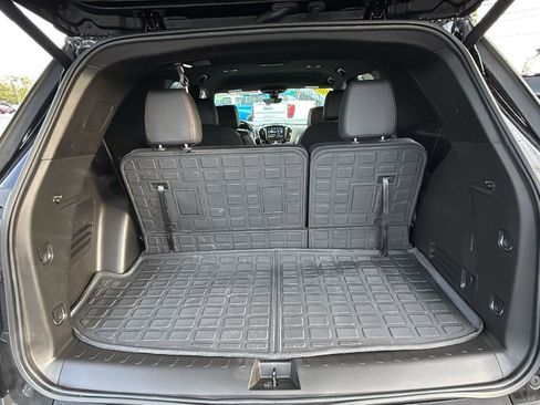 Certified 2024 Chevrolet Traverse RS image 32
