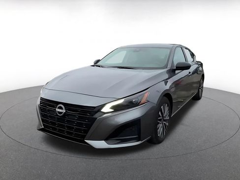 Used 2026 Nissan Altima 2.5 SV FWD image 6