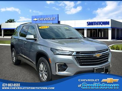 Used 2023 Chevrolet Traverse LT