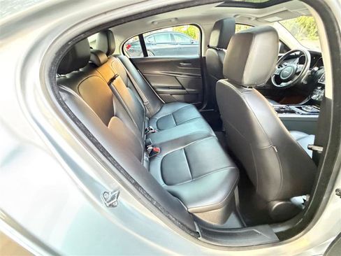 Used 2017 Jaguar XE Premium AWD/4WD image 28