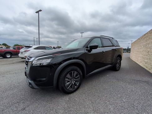 Used 2022 Nissan Pathfinder SV image 7