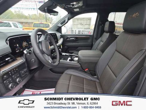 New 2026 Chevrolet Suburban High Country image 15