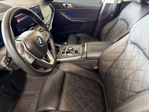 Used 2024 BMW X7 xDrive40i w/ Climate Comfort Package AWD/4WD image 4