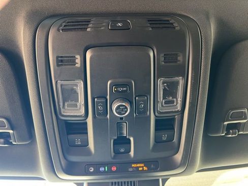 New 2025 Chevrolet Suburban High Country image 35