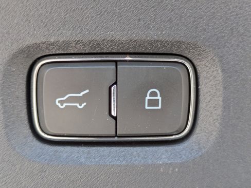 Used 2025 Ford Expedition Platinum AWD/4WD image 14