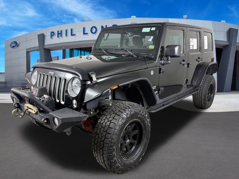 Used 2016 Jeep Wrangler Unlimited Sahara w/ Connectivity Group AWD/4WD image 1