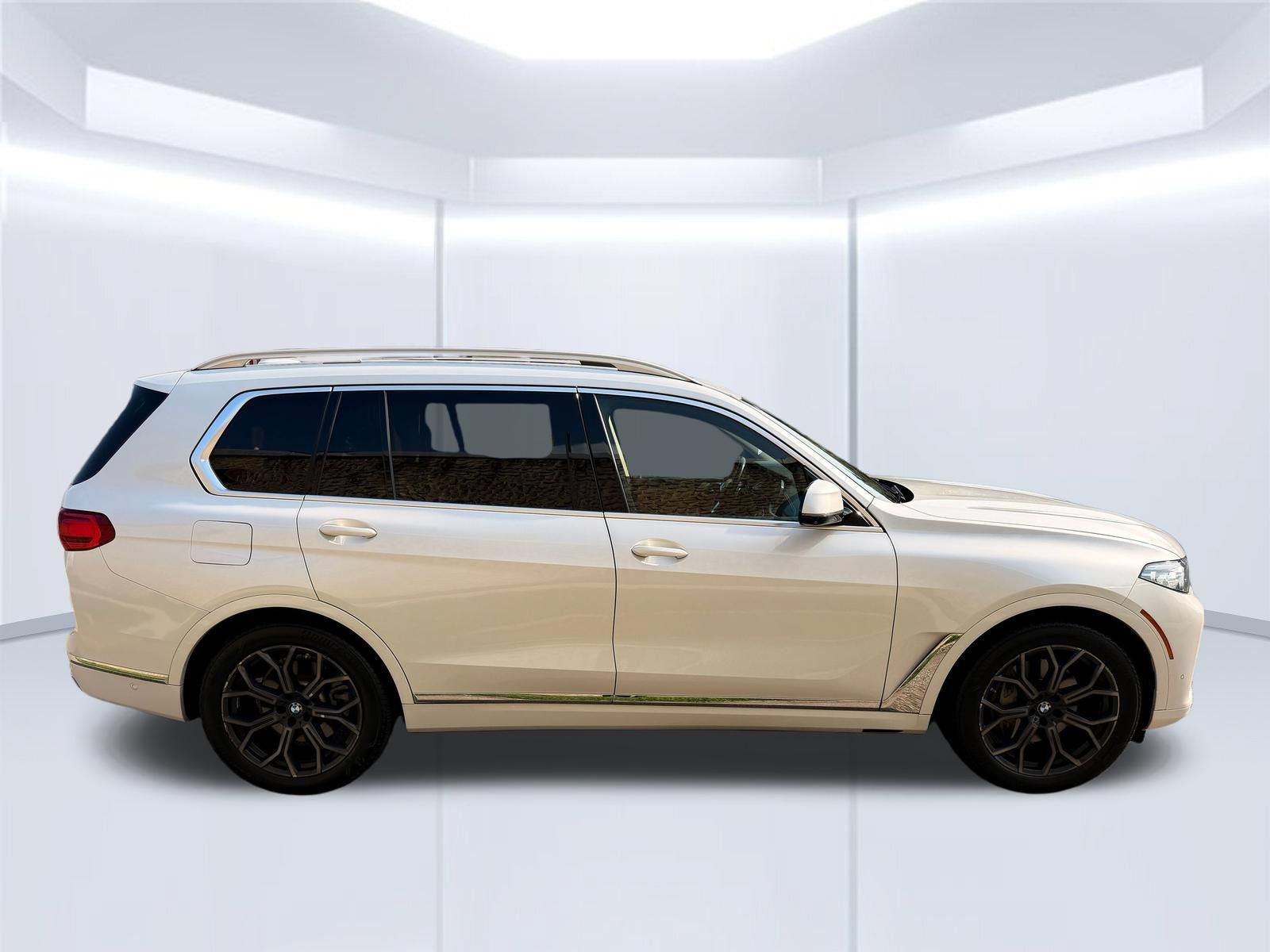 Used 2020 BMW X7 xDrive40i w/ Executive Package AWD/4WD image 4