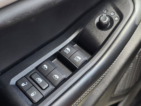 Used 2023 Jeep Grand Cherokee Limited w/ Luxury Tech Group II image 32