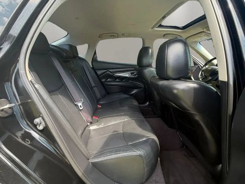 Used 2015 INFINITI Q70 3.7 RWD image 12