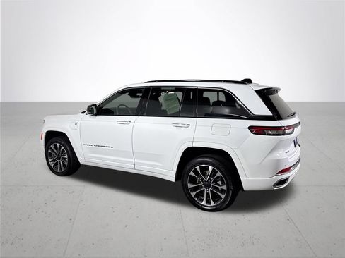 Certified 2023 Jeep Grand Cherokee Overland AWD/4WD image 9