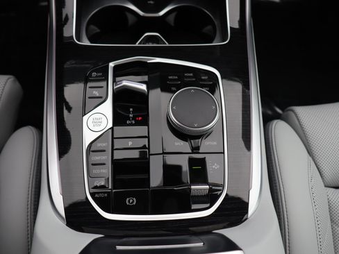 Used 2026 BMW X7 xDrive40i w/ Dynamic Handling Package image 28