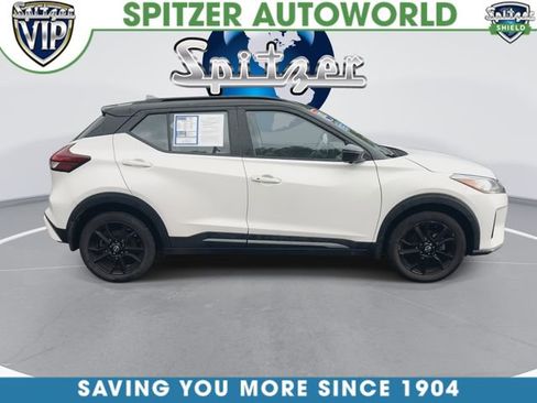 Used 2023 Nissan Kicks SR w/ SR Premium Package FWD image 10