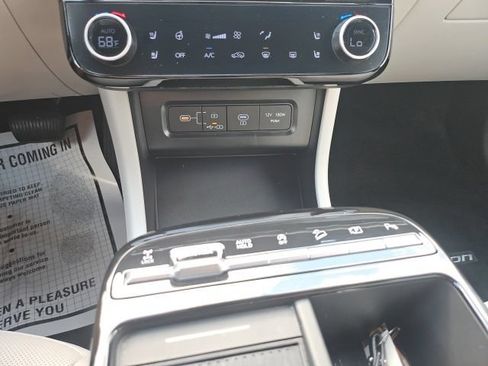 Used 2025 Hyundai Tucson Limited AWD/4WD image 15