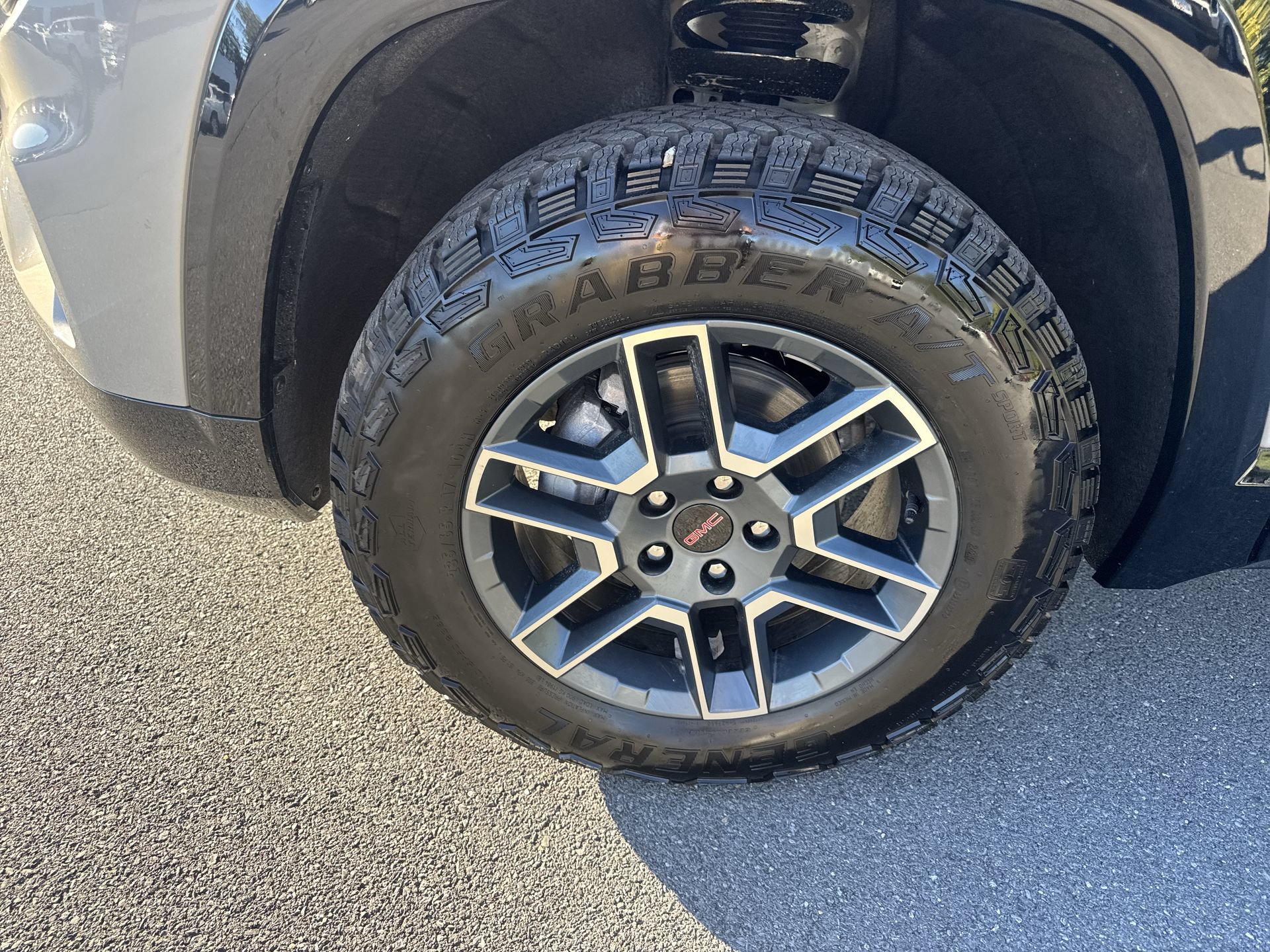New 2027 GMC Terrain AT4 w/ Convenience Package III AWD/4WD image 18